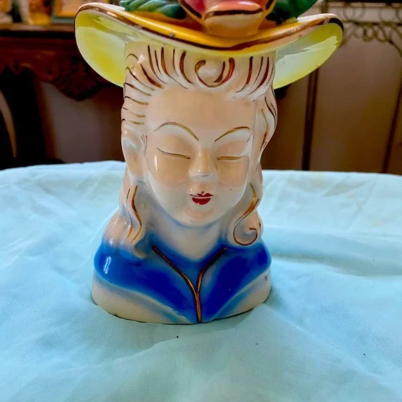 LADY HEAD VASE 7” - Picture 5 of 7